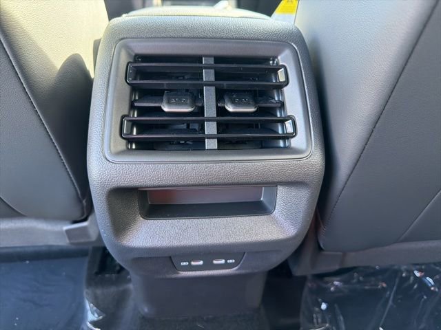 New 2026 Volkswagen Tiguan SE R-Line image 8