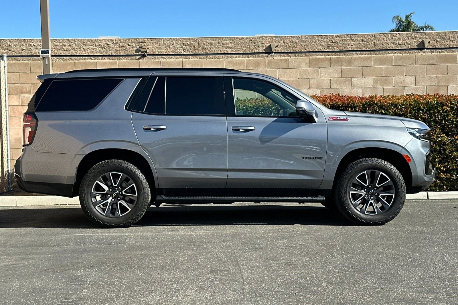Certified 2021 Chevrolet Tahoe Z71 w/ Z71 Signature Package image 3