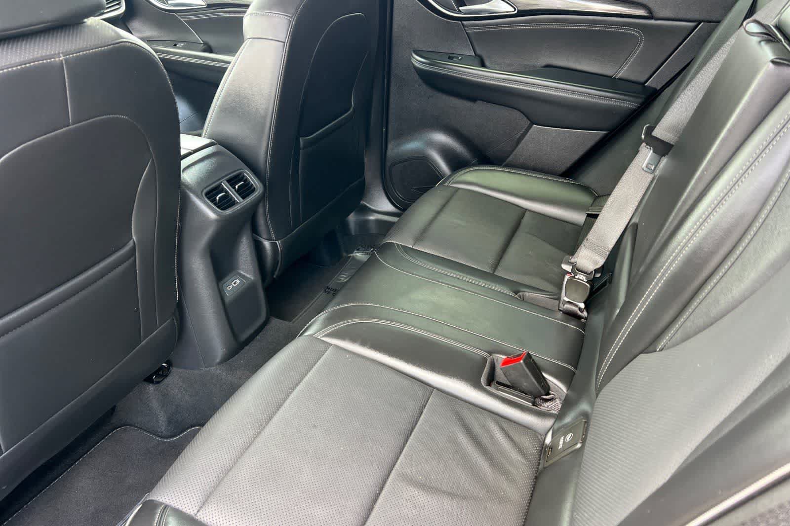 Used 2023 Buick Envision Essence FWD image 5