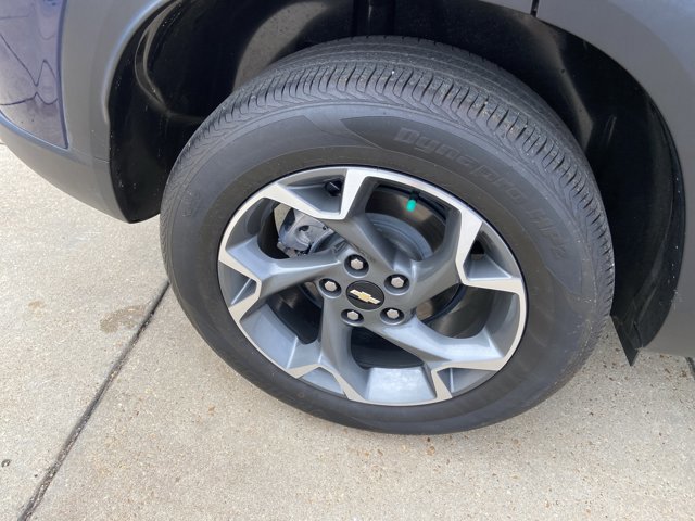 Used 2024 Chevrolet Trax LT w/ Driver Confidence Package FWD image 32