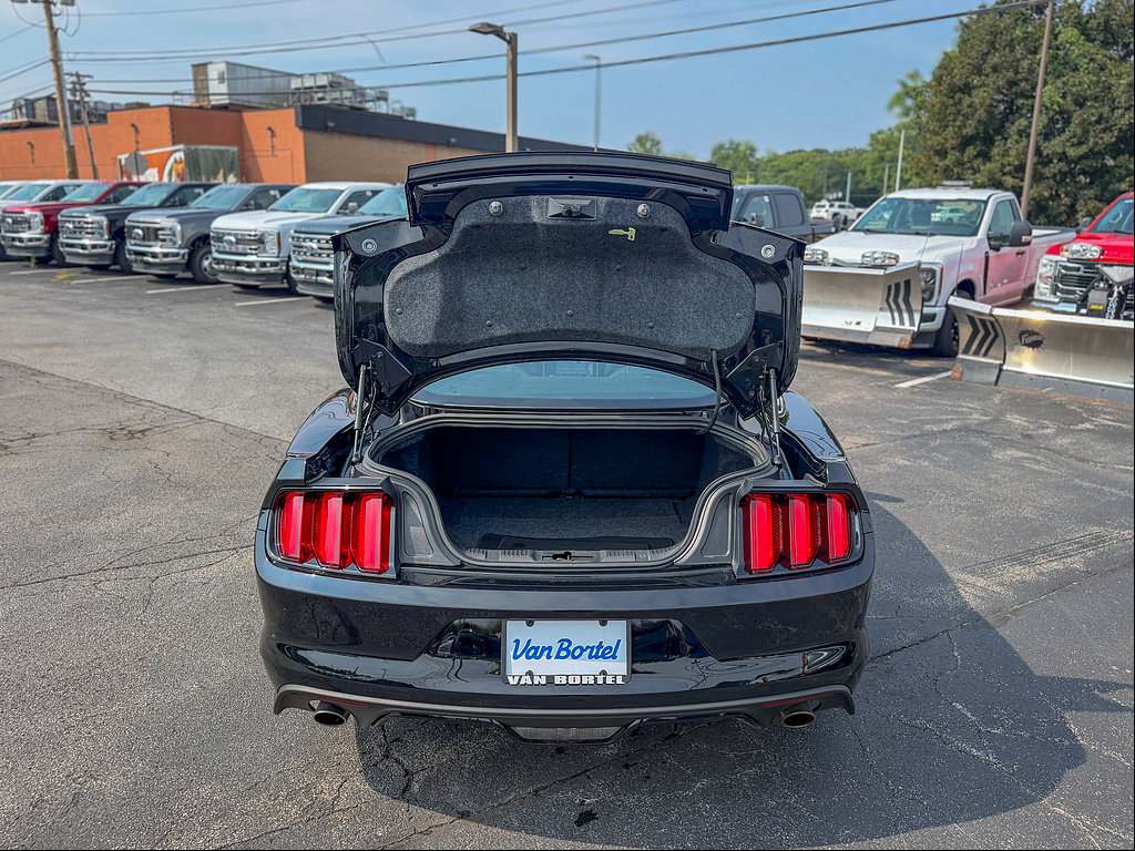 Used 2017 Ford Mustang GT Premium w/ GT Performance Package RWD image 7
