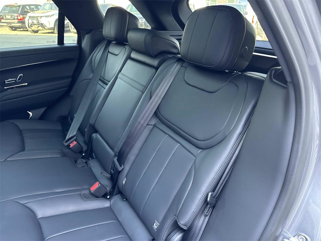 New 2025 Land Rover Range Rover Sport SE image 15