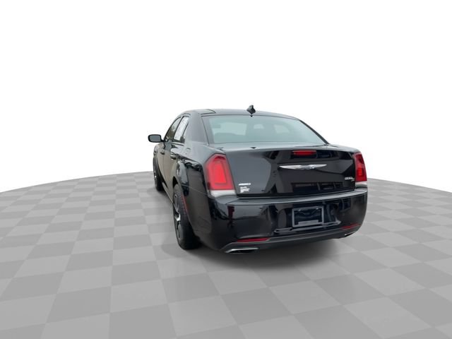 Used 2018 Chrysler 300 S w/ 300S Premium Group AWD/4WD image 6