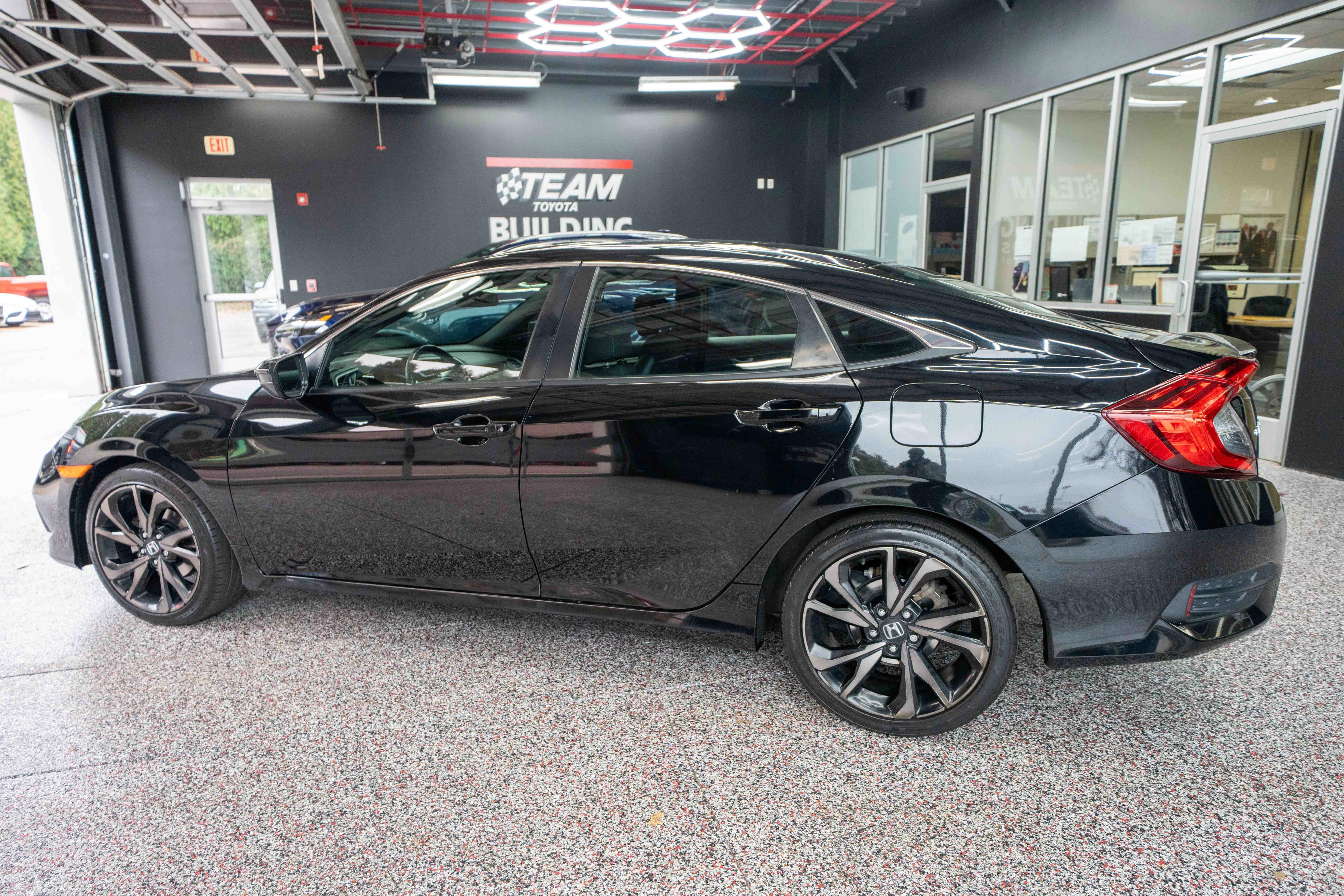 Used 2021 Honda Civic Sport image 2