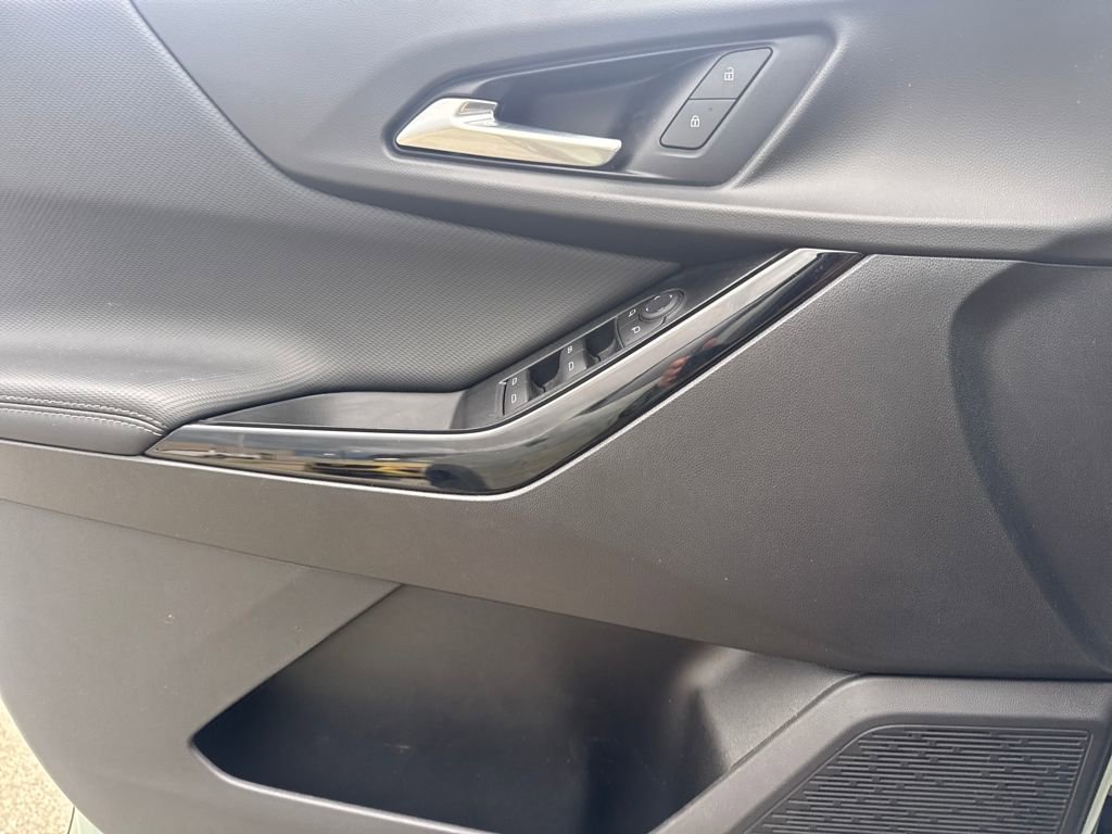 Used 2025 Chevrolet Equinox LT image 21