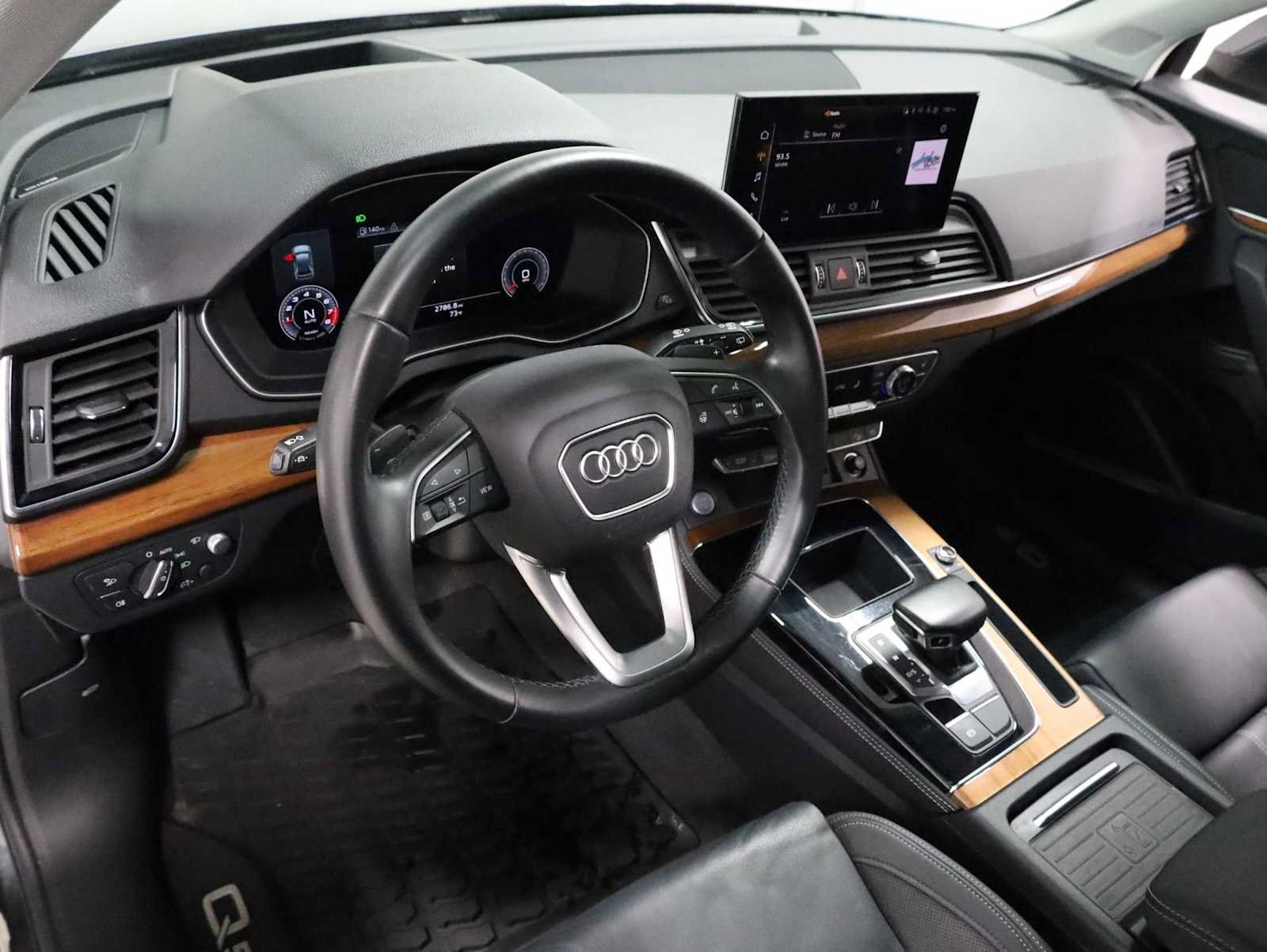 Used 2021 Audi Q5 Prestige w/ Prestige Package AWD/4WD image 4