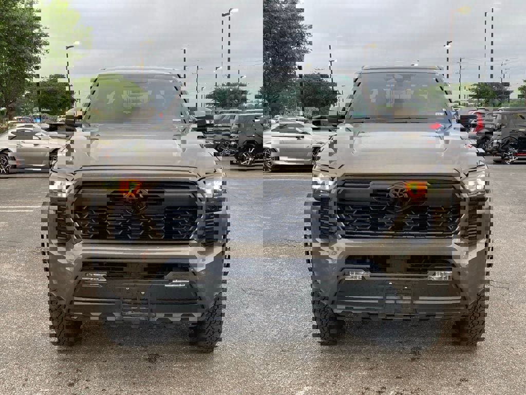 Certified 2024 Toyota Tacoma TRD Off-Road image 2