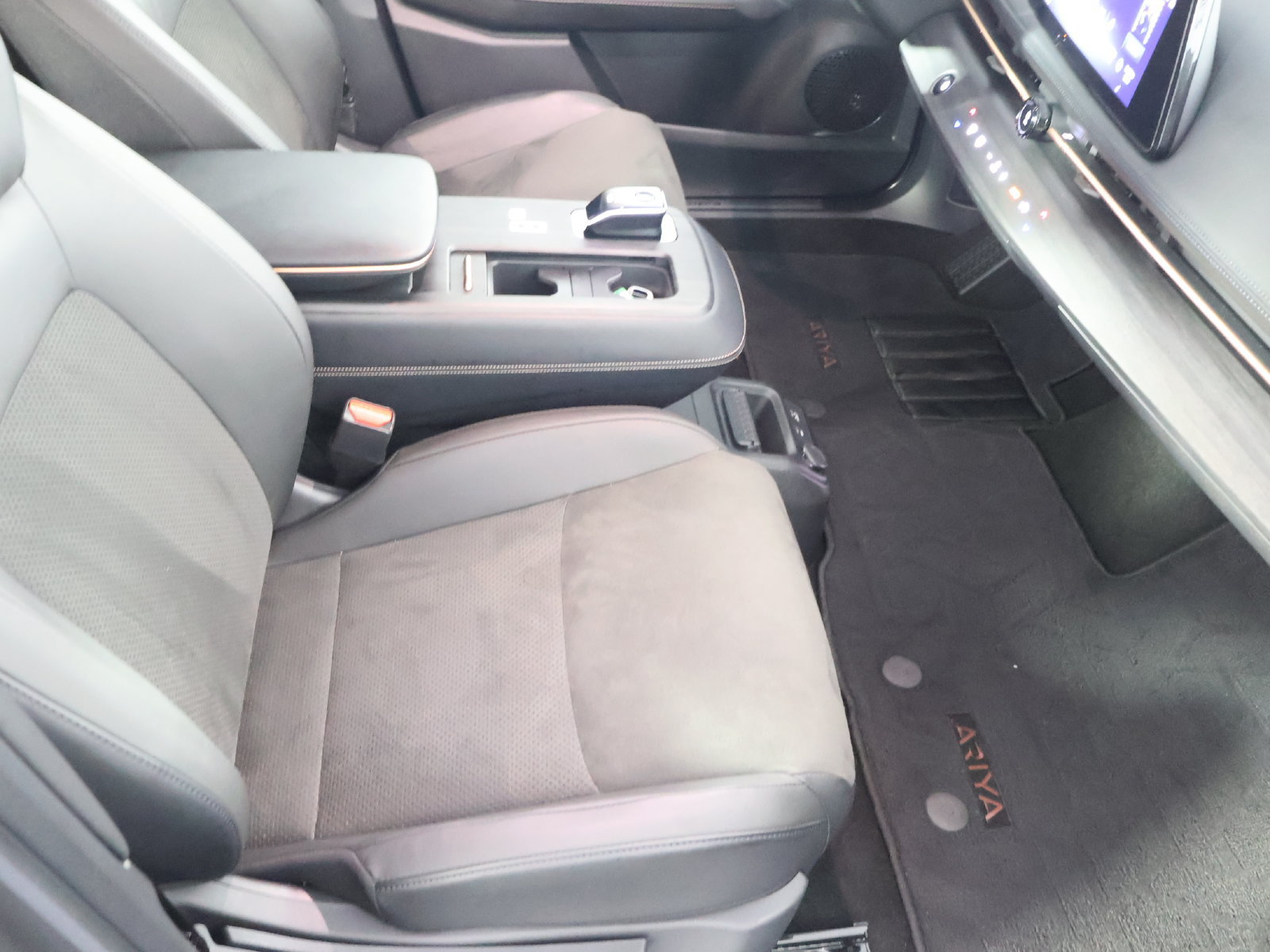 Used 2024 Nissan Ariya AWD image 50