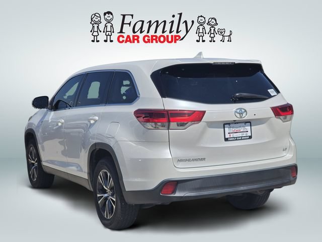 Used 2019 Toyota Highlander Plus FWD image 3