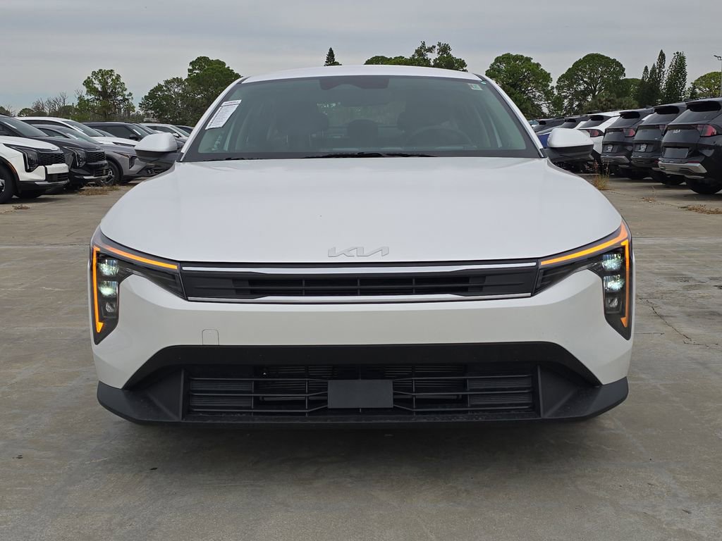 New 2025 Kia K4 LXS image 3