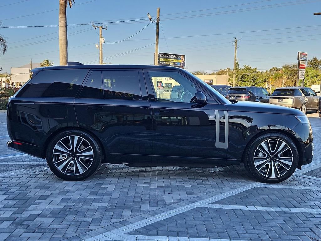 New 2026 Land Rover Range Rover SE image 6