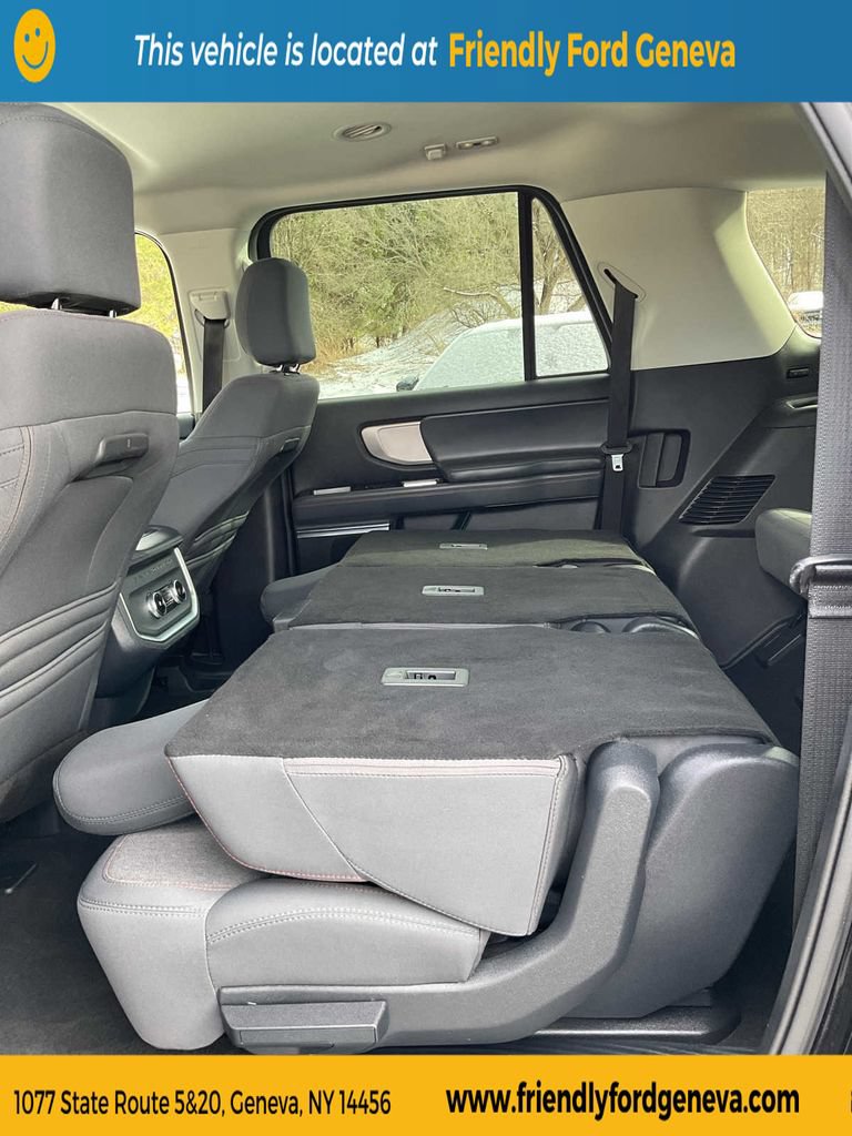 Used 2025 Ford Expedition Max Active AWD/4WD image 48