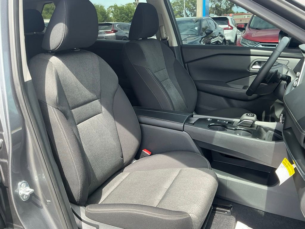 Used 2026 Nissan Rogue SV FWD image 15