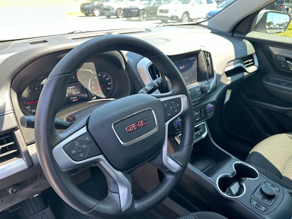 New 2024 GMC Terrain SLE w/ Driver Convenience Package FWD image 10