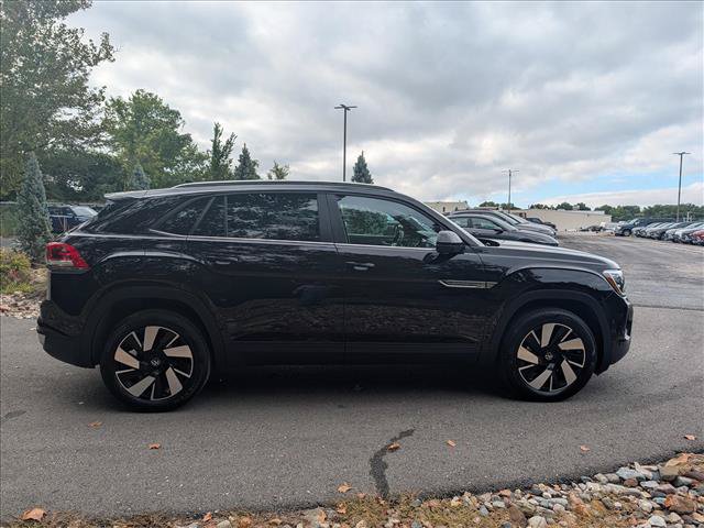 Certified 2024 Volkswagen Atlas Cross Sport SE w/ Panoramic Sunroof Package AWD/4WD image 6