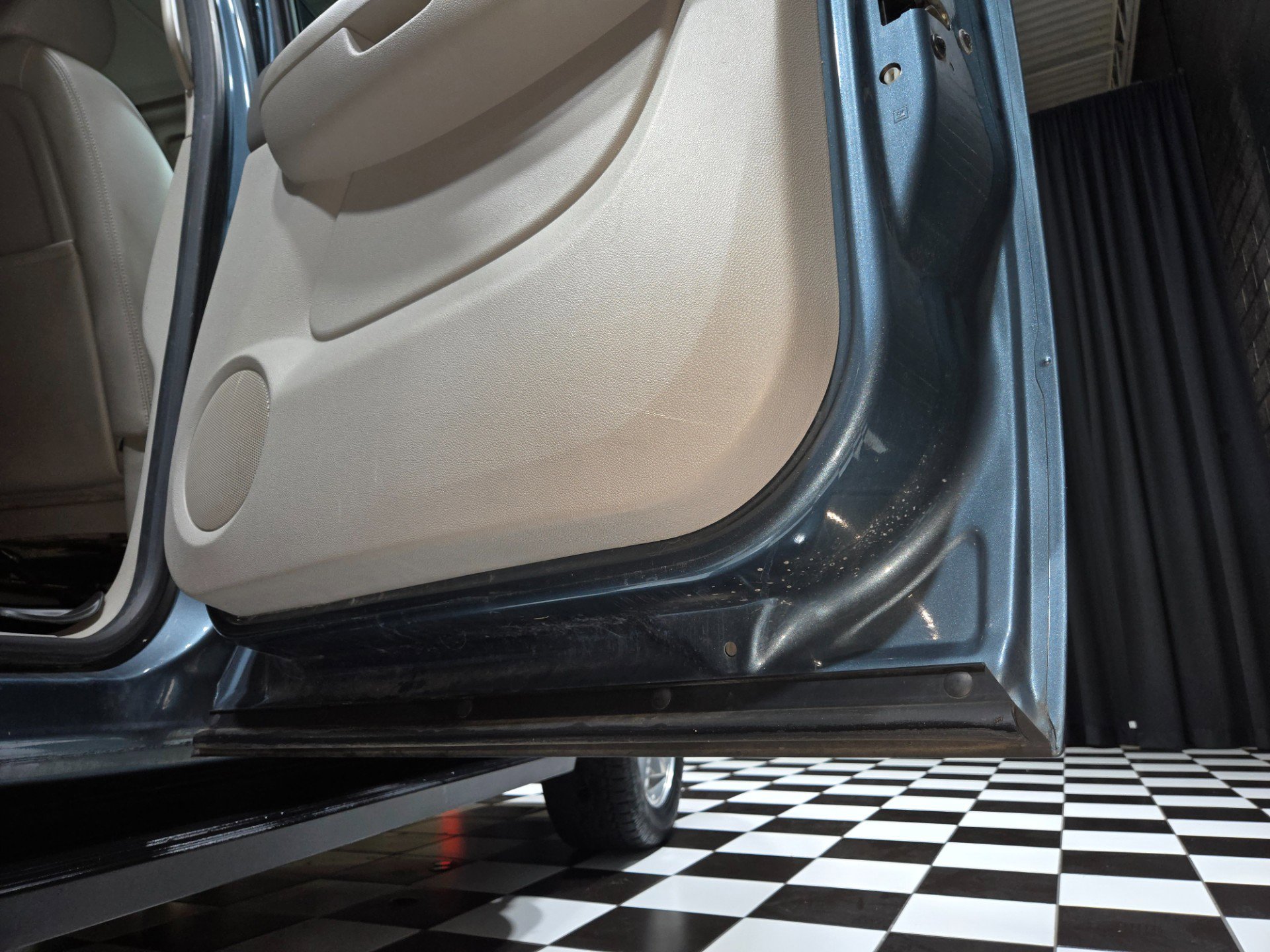 Used 2008 Chevrolet Avalanche LTZ w/ LTZ Preferred Equipment Group image 98