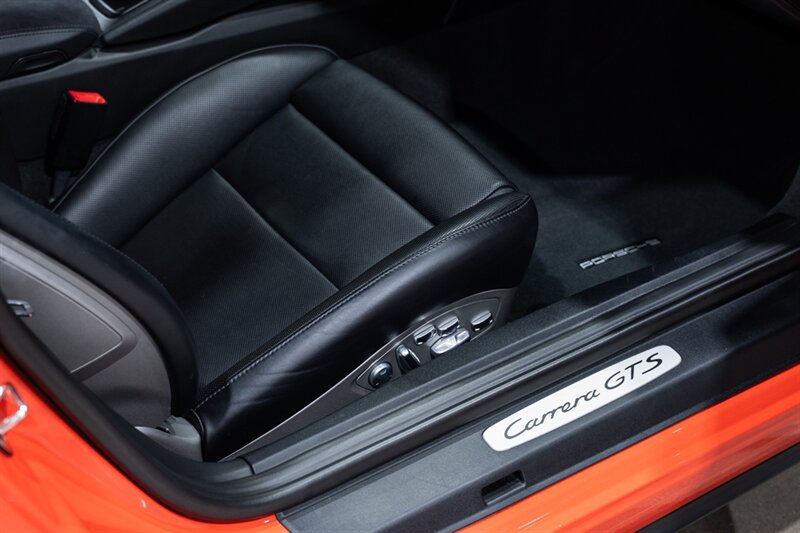 Used 2017 Porsche 911 Carrera GTS RWD image 31