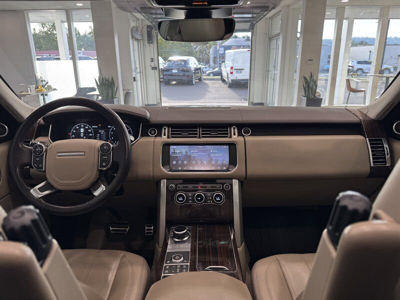 Used 2017 Land Rover Range Rover Supercharged image 8