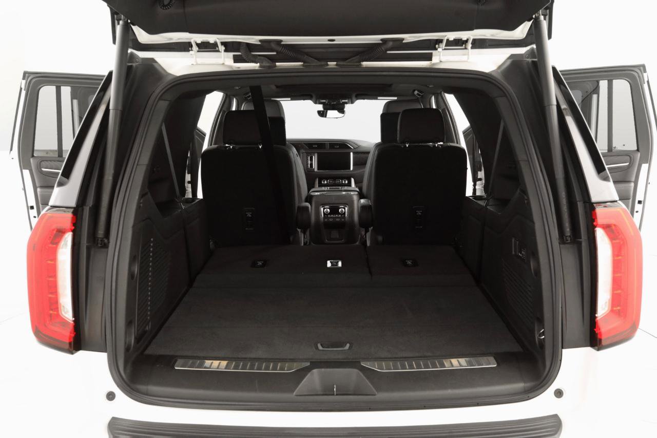 Used 2023 GMC Yukon XL Denali w/ Denali Reserve Package image 29