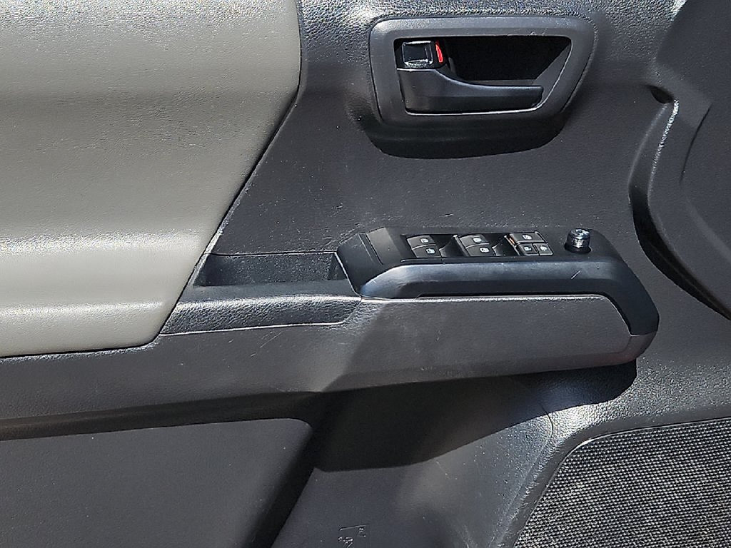 Used 2022 Toyota Tacoma SR AWD/4WD image 20