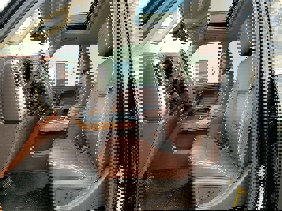 Used 2015 Chevrolet Silverado 3500 High Country image 30