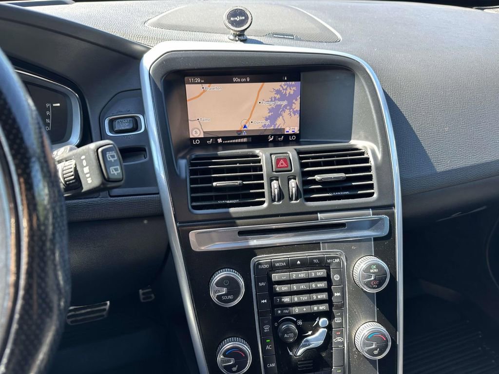 Used 2017 Volvo XC60 T6 R-Design w/ Climate Package image 17