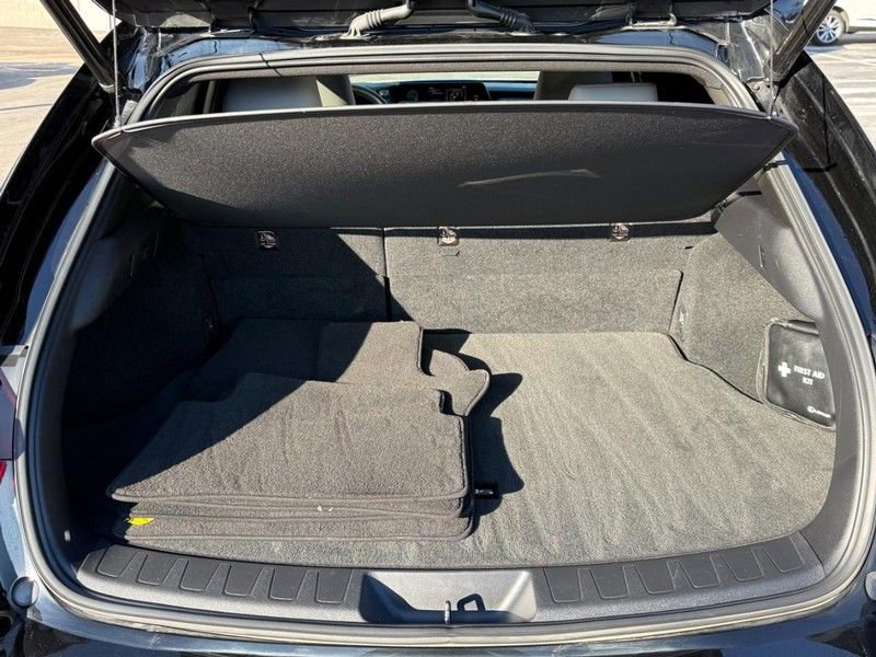 Used 2020 Lexus UX 250h w/ Premium Package image 4