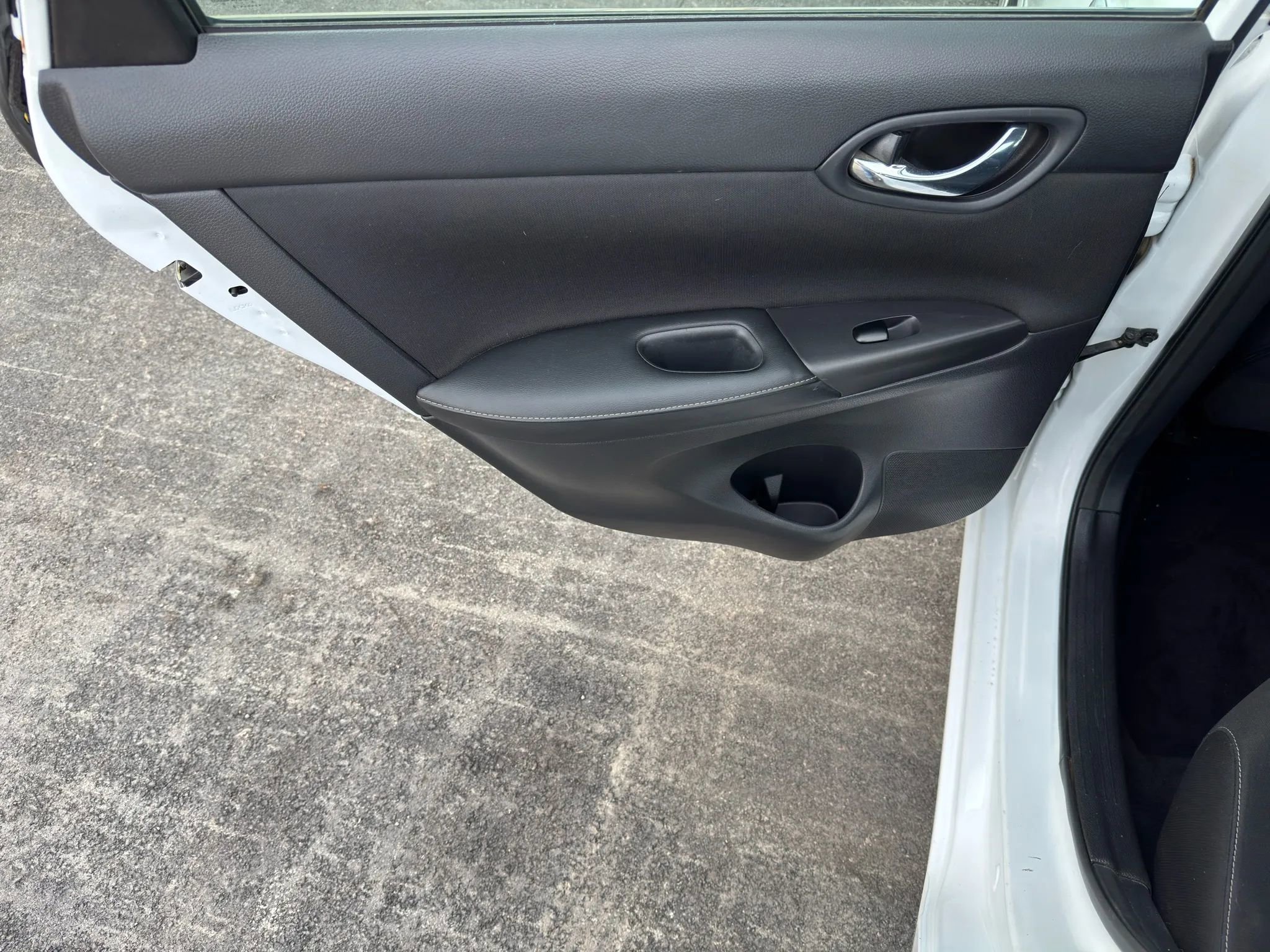 Used 2018 Nissan Sentra S image 6