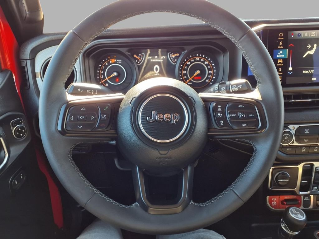 Used 2025 Jeep Wrangler Willys image 15