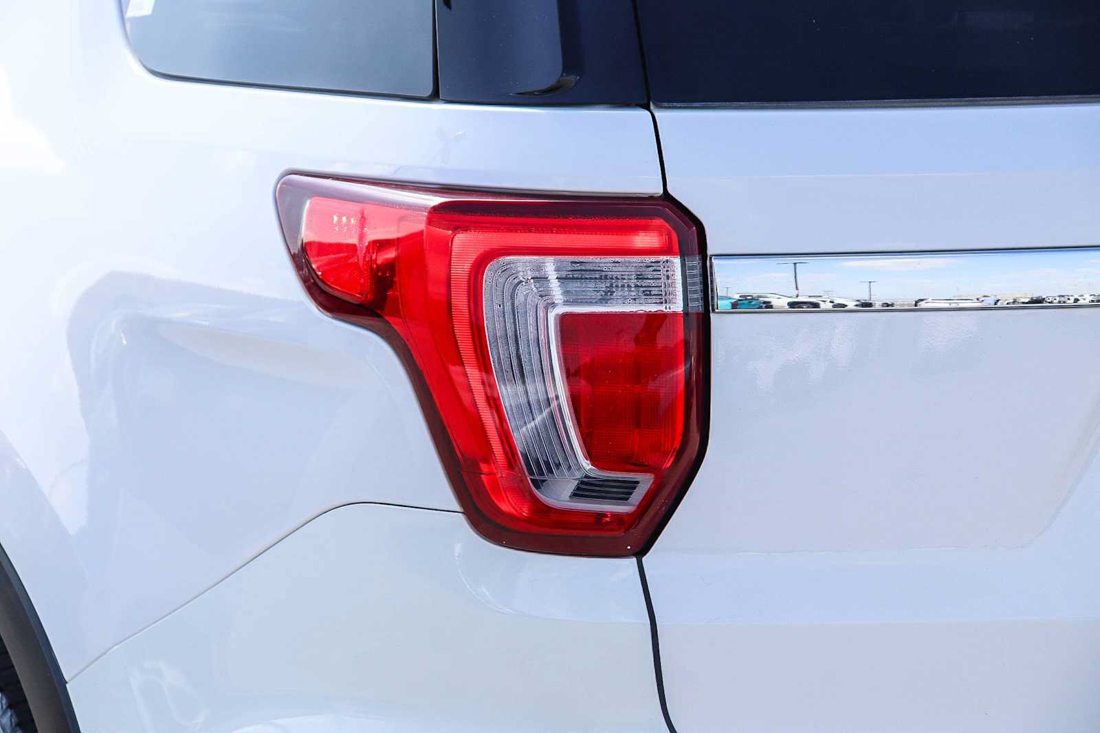 Used 2017 Ford Explorer FWD image 8