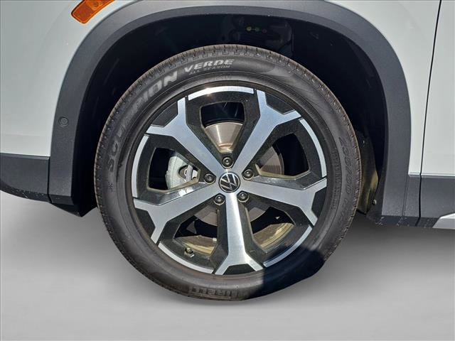 New 2026 Volkswagen Tiguan SE FWD image 12