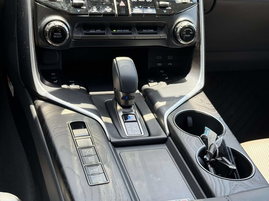 Used 2025 Lexus LX 700h Overtrail w/ Accessory Package (Z1) AWD/4WD image 19