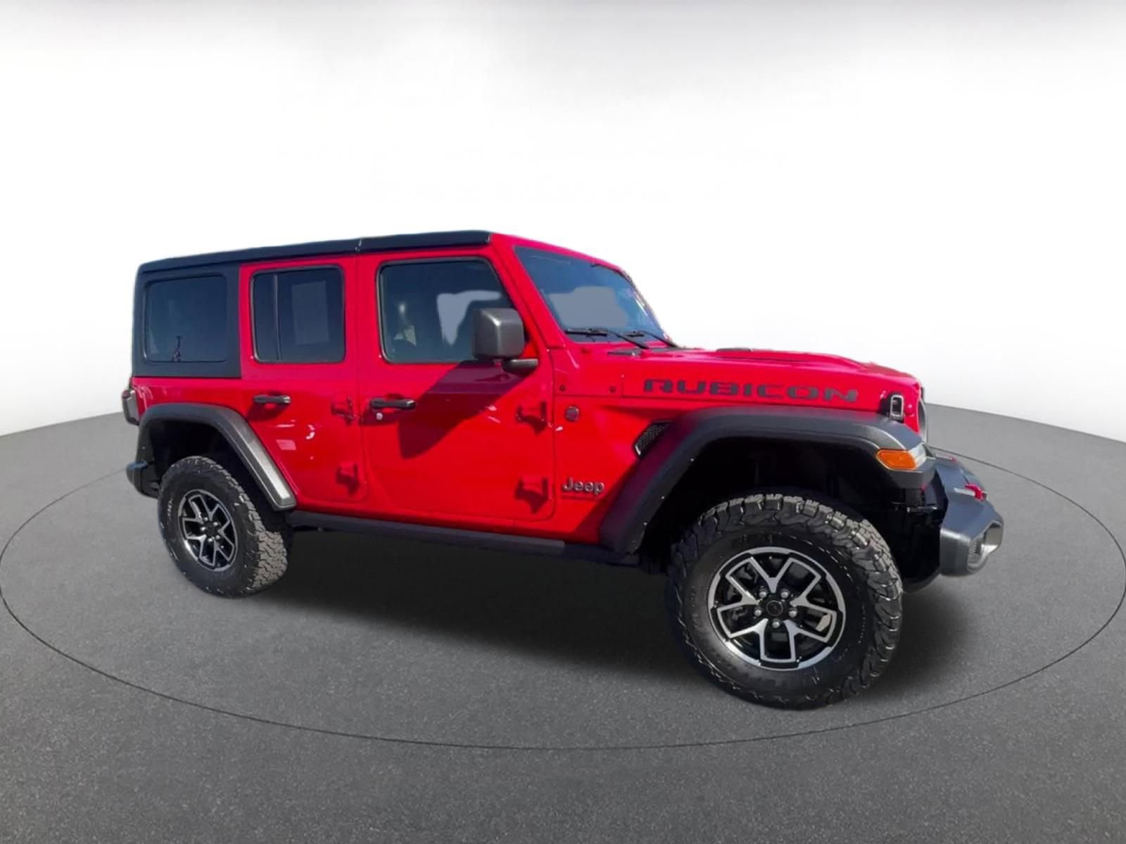 Used 2025 Jeep Wrangler Unlimited Rubicon image 2