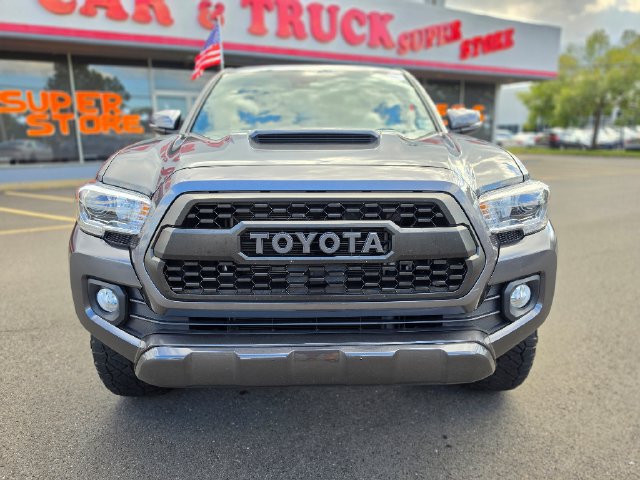 Used 2023 Toyota Tacoma TRD Sport AWD/4WD image 2