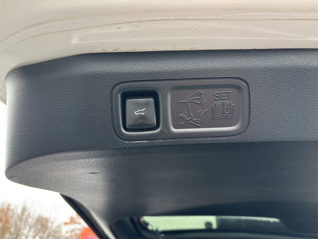 Certified 2021 Ford Expedition Max XLT image 8