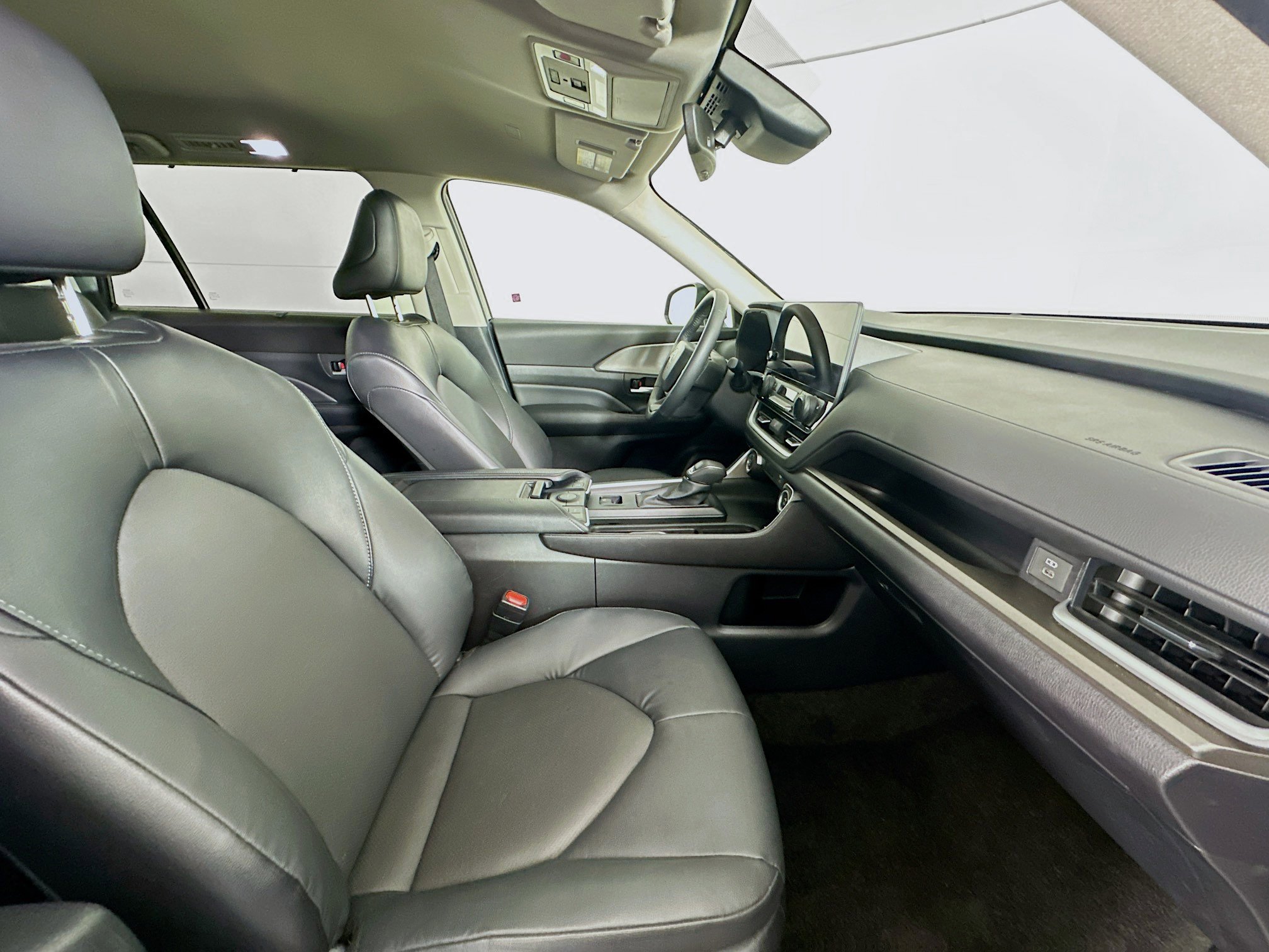 Used 2025 Toyota Grand Highlander FWD image 32