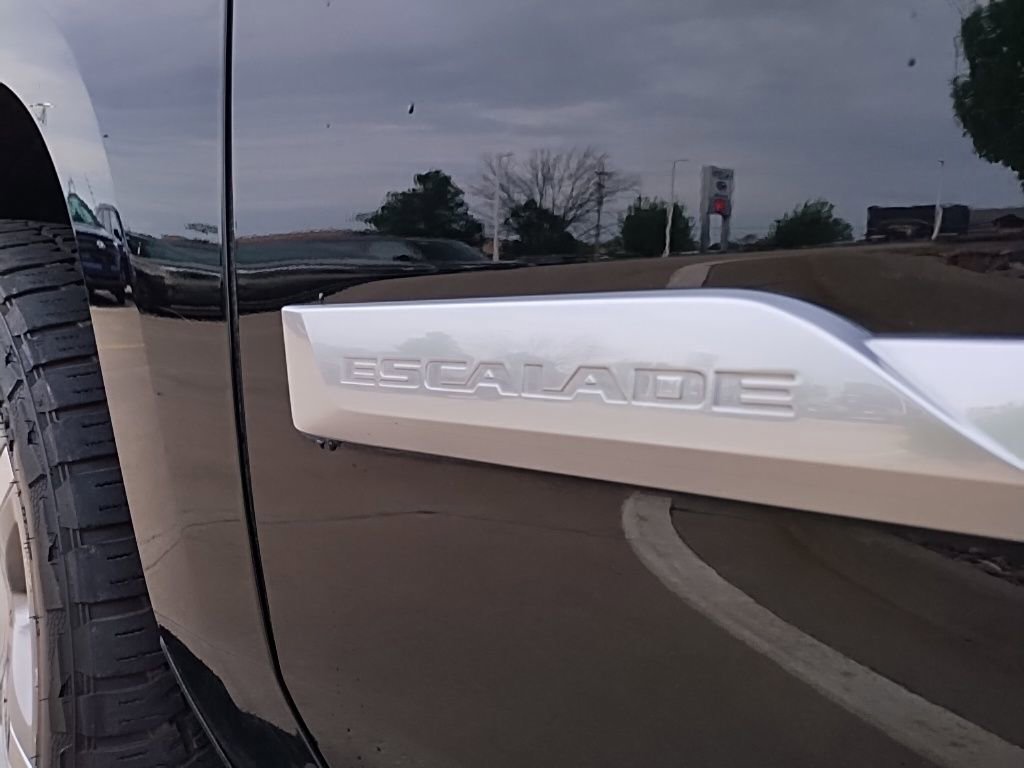 Used 2018 Cadillac Escalade ESV Premium Luxury AWD/4WD image 13