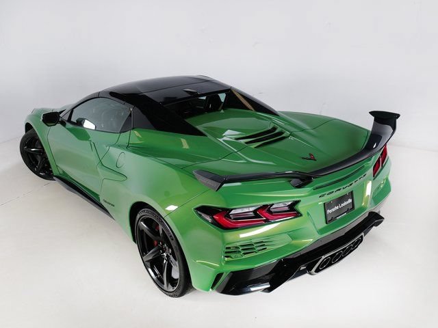 Used 2026 Chevrolet Corvette Z06 RWD image 12