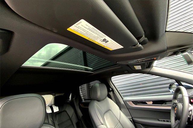 New 2026 Porsche Cayenne S image 32