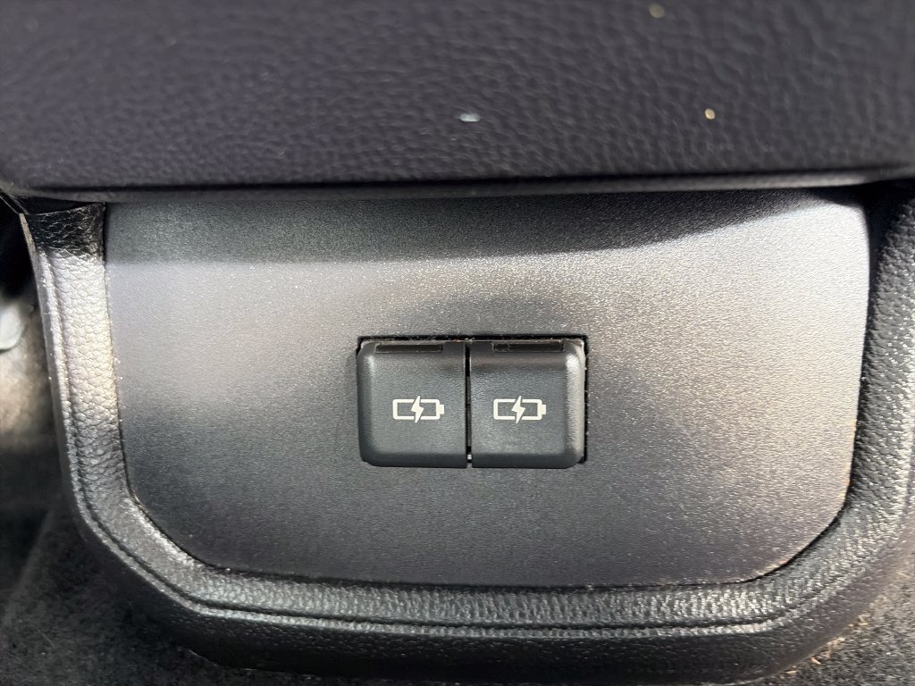 Used 2023 Toyota Highlander XLE AWD/4WD image 30