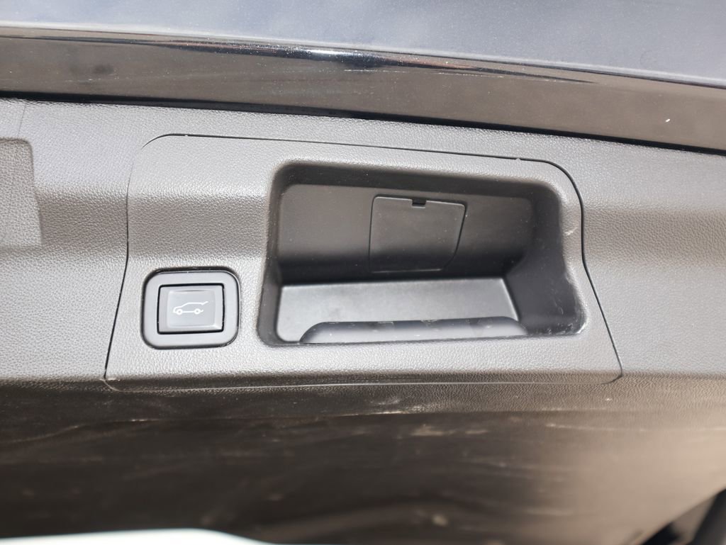 Certified 2022 GMC Acadia AT4 w/ Technology Package image 6