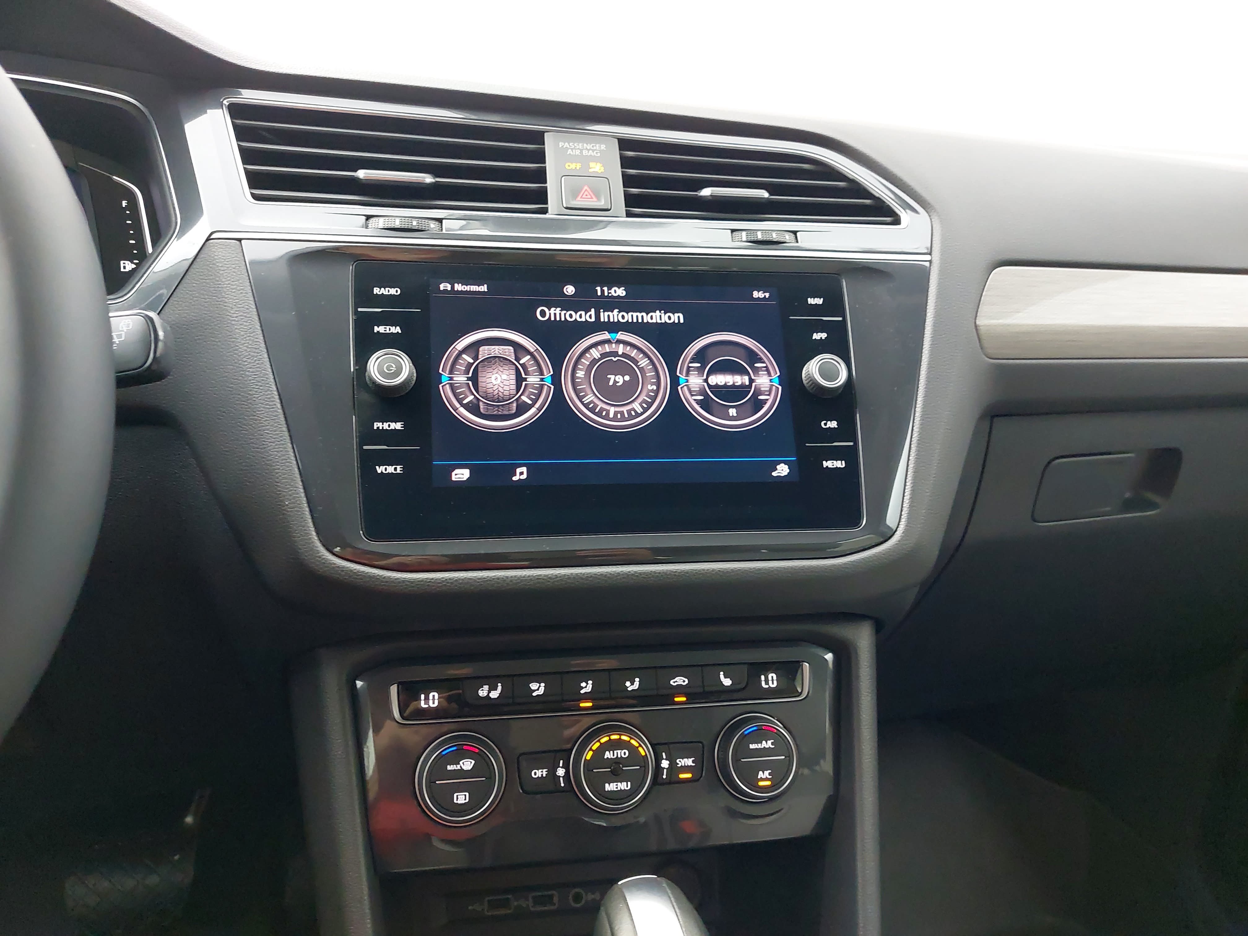 Used 2020 Volkswagen Tiguan SEL w/ 3rd Row Seat Package AWD/4WD image 24