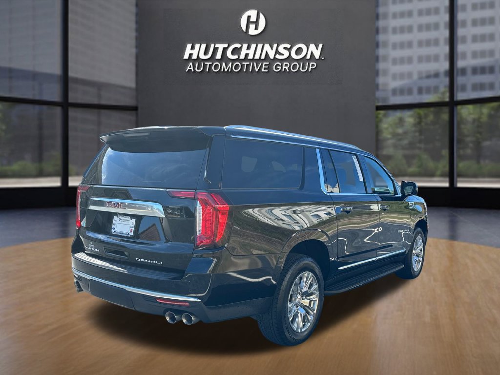 Used 2022 GMC Yukon XL Denali w/ Advanced Technology Package AWD/4WD image 7