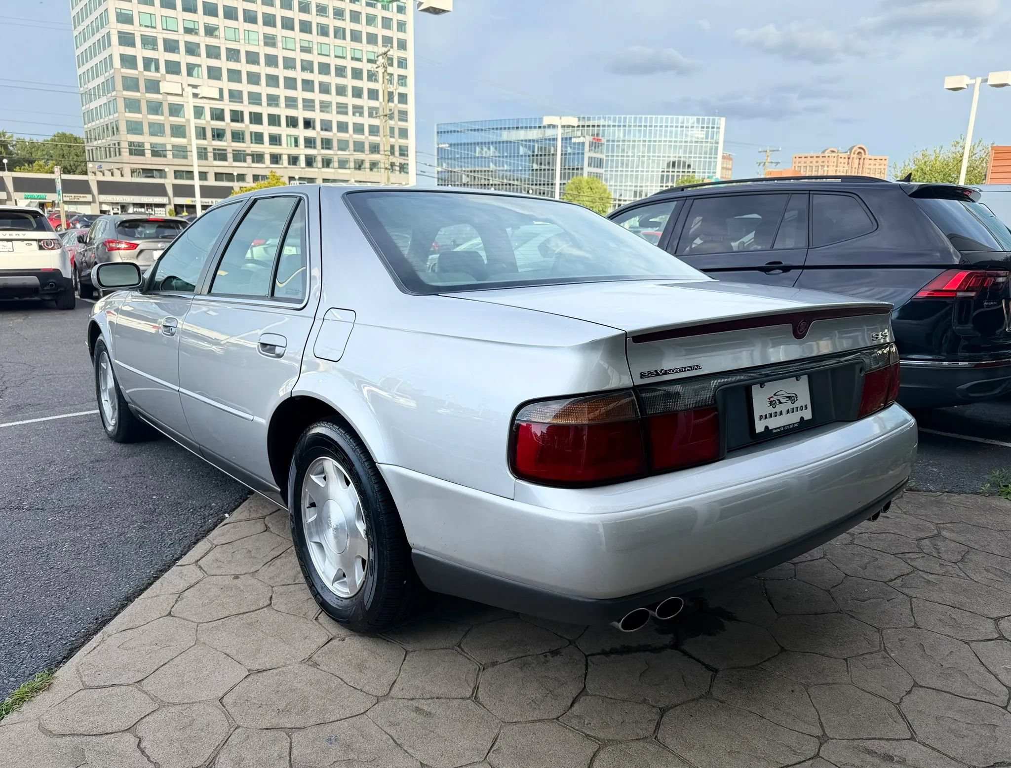 Used 1999 Cadillac Seville SLS w/ Convenience Pkg FWD image 5