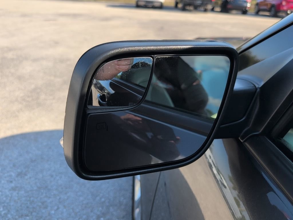 Certified 2018 Ford Explorer XLT w/ Equipment Group 202A image 7