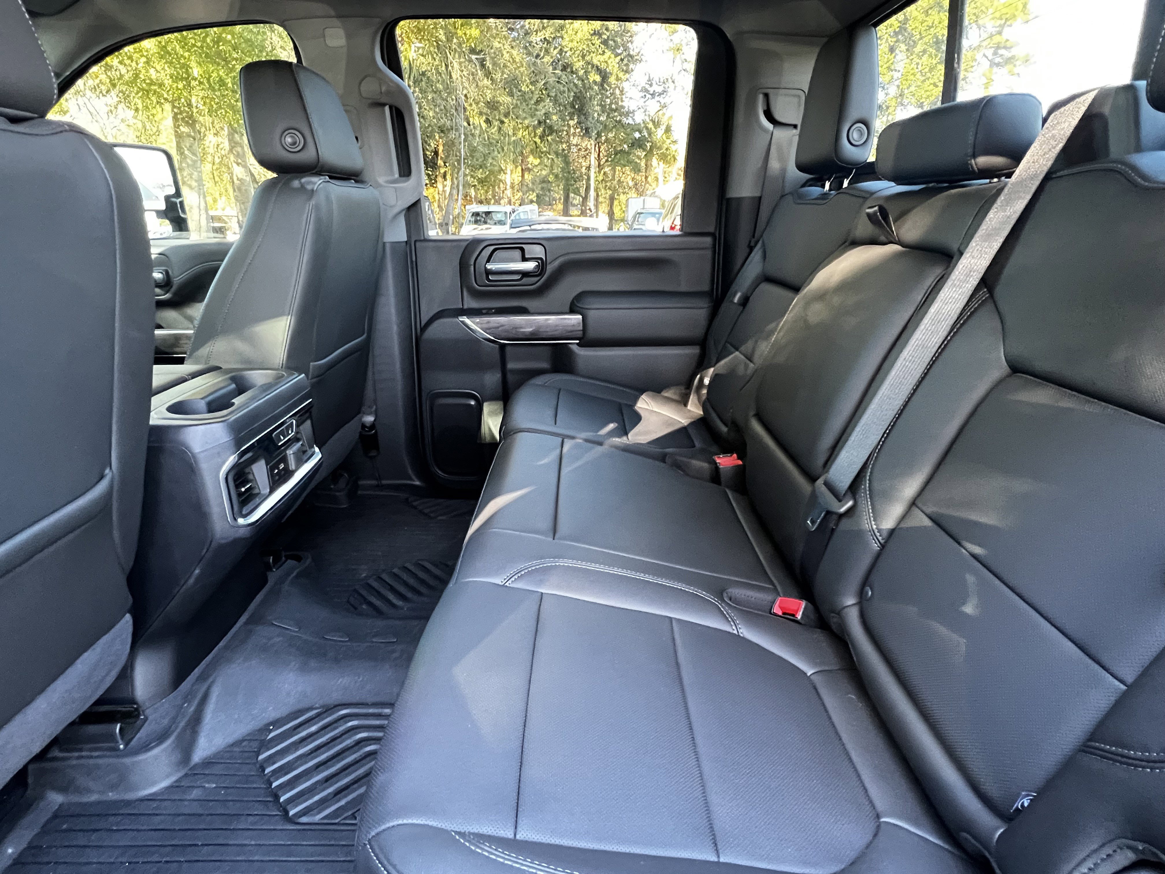 Used 2020 Chevrolet Silverado 2500 LTZ w/ LTZ Premium Package image 33