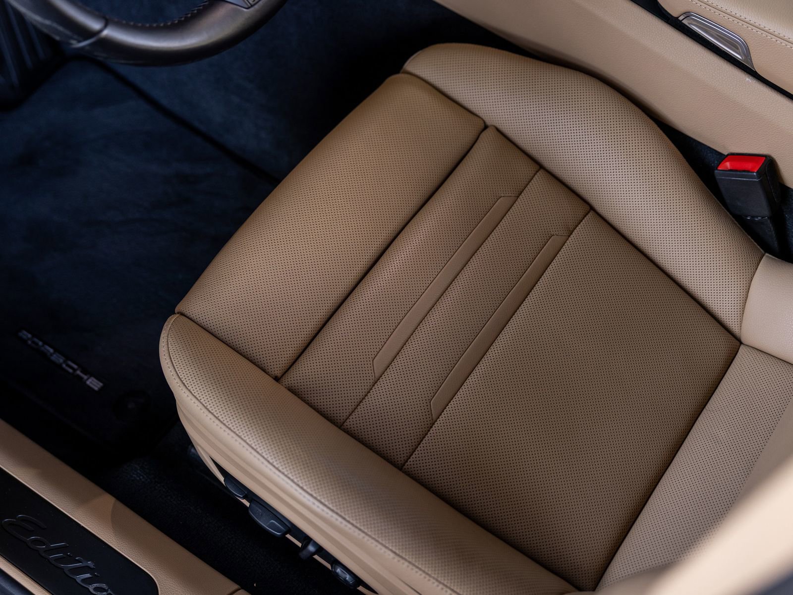 Certified 2023 Porsche Panamera Platinum Edition image 26