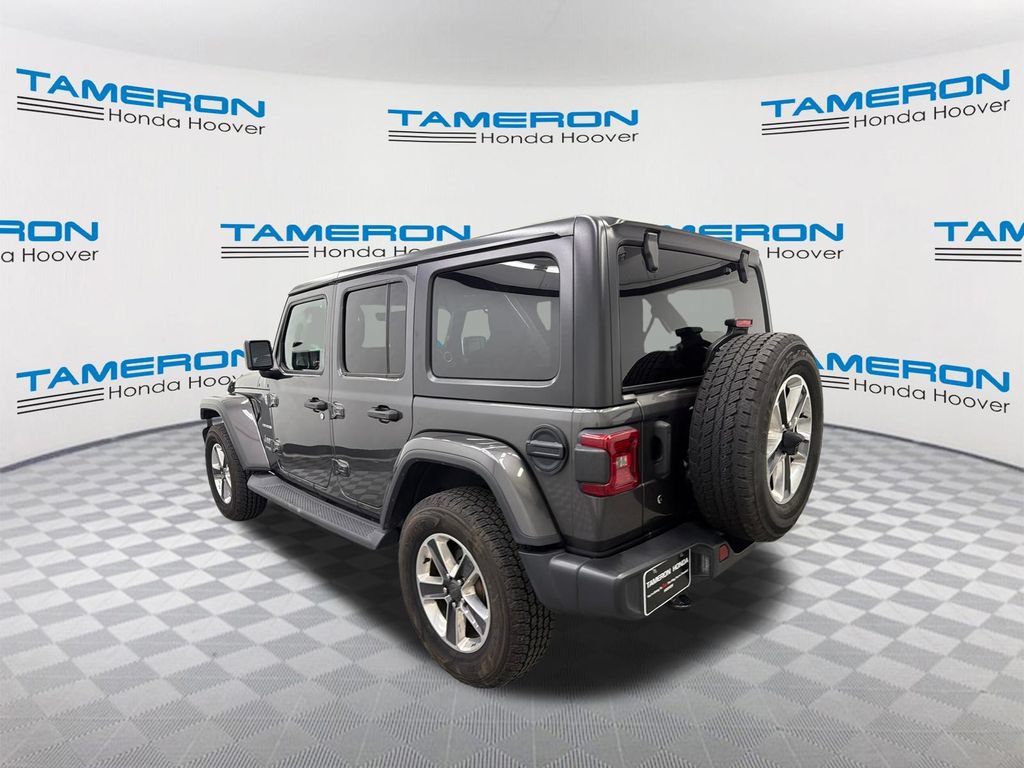 Used 2018 Jeep Wrangler Unlimited Sahara AWD/4WD image 3