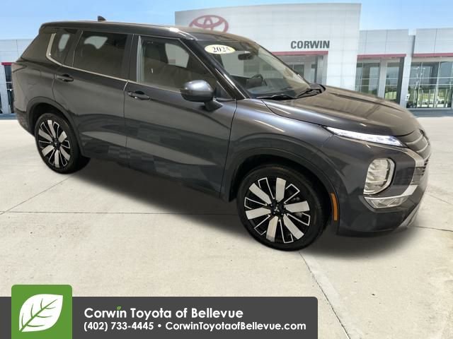 Used 2025 Mitsubishi Outlander SE image 7