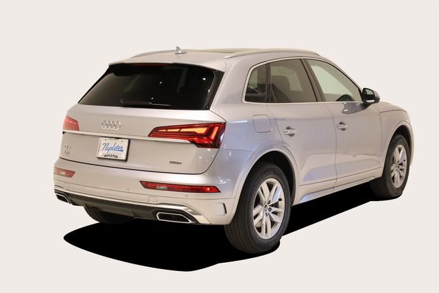 Used 2023 Audi Q5 2.0T Premium w/ Convenience Package image 6